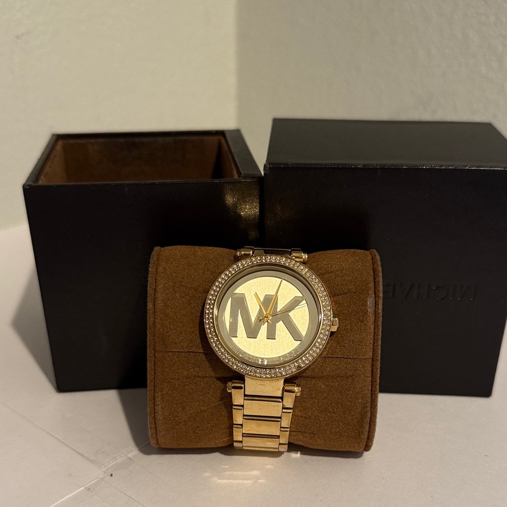 Michael Kors Gold-Tone women’s Watch with Crystal Accents